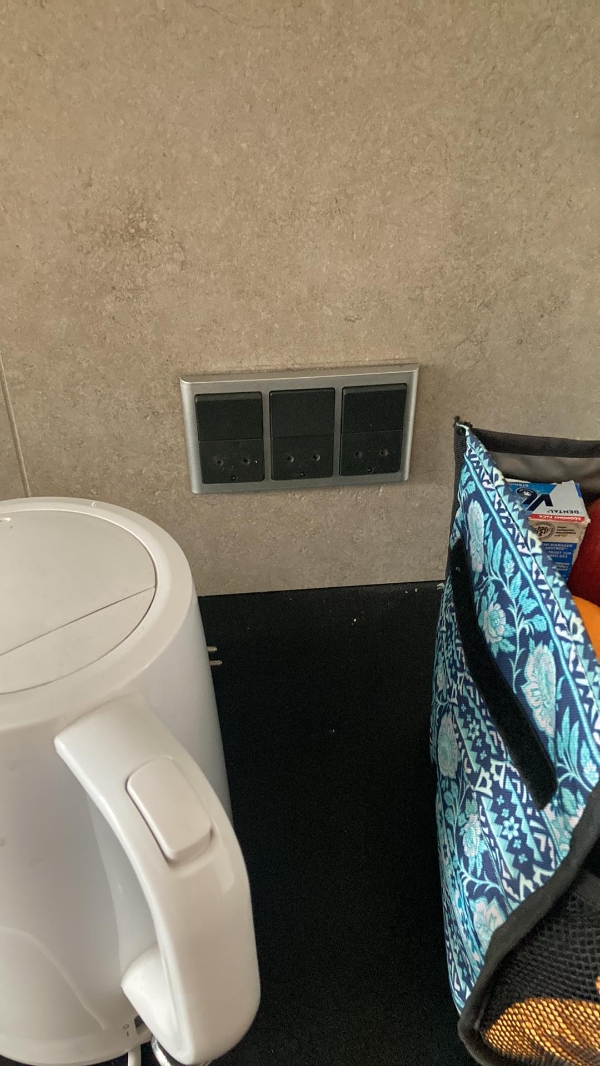 Løsforbindelse i kontakter