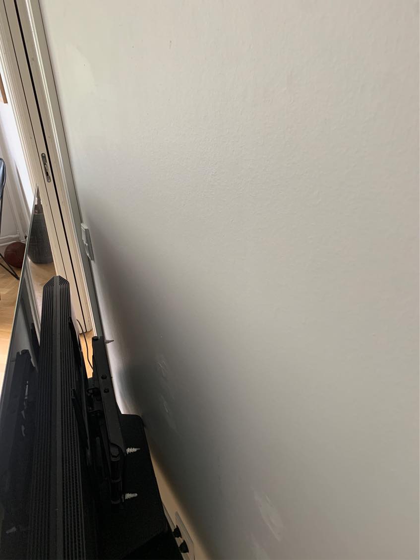 Ophæng af væghængt TV