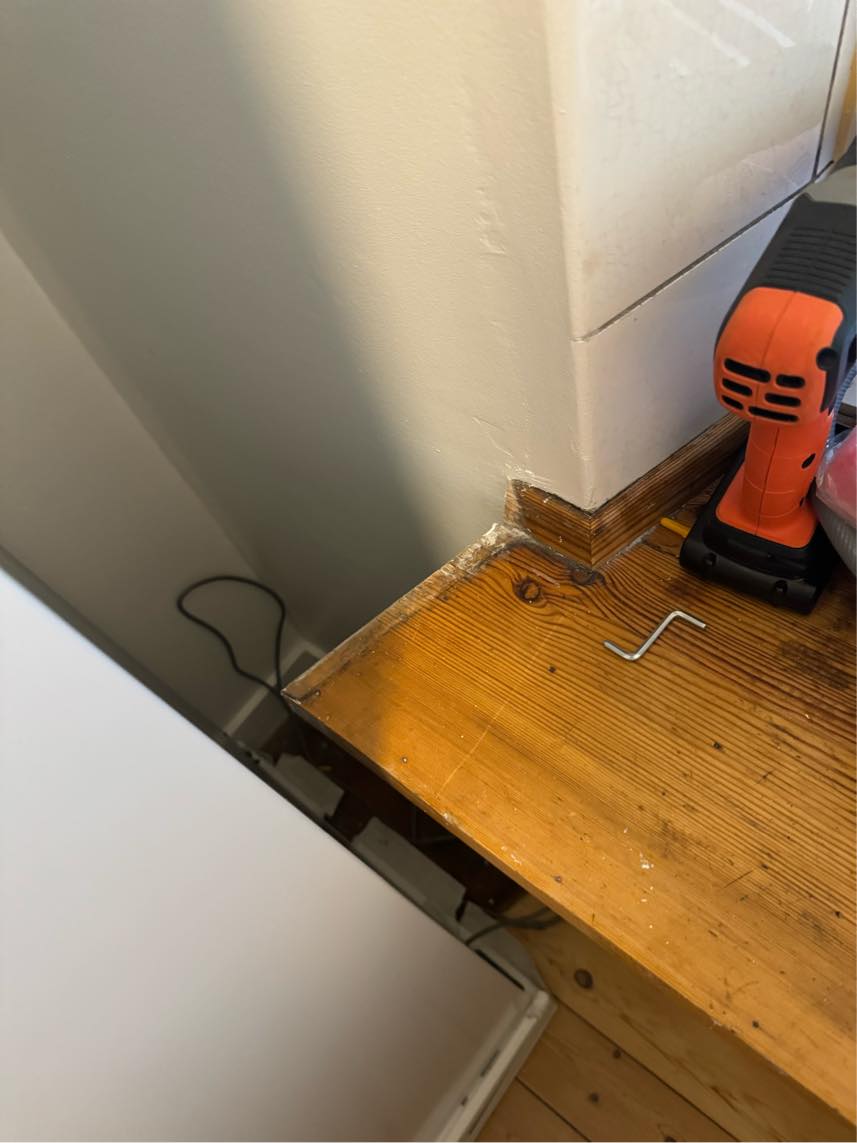 Tømrerarbejde/ spartling/ maling