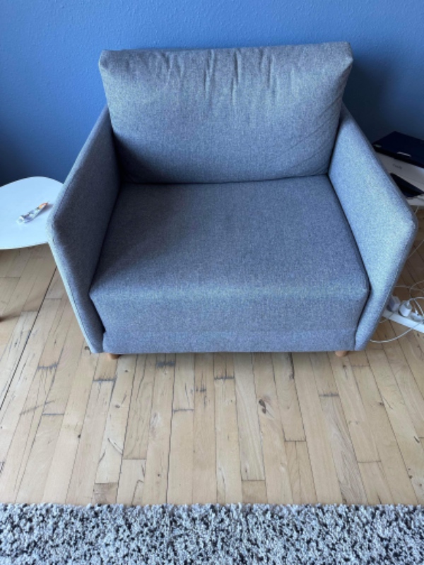 Flytte, montering og smide sofa og lænestol i containeren