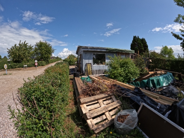 Kørt en masse materialer væk fra grund, stor del til genbrug/losseplads og resten til opmagasinering