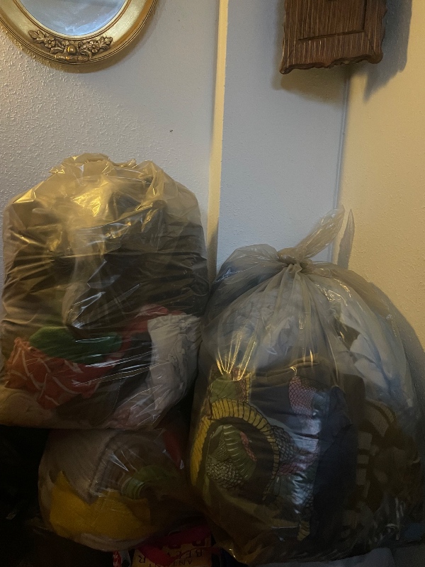 Afhentning af bøger og textil affald