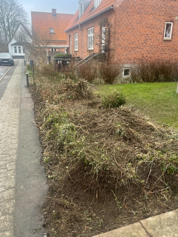 Fjerne jord / bed i forhaven