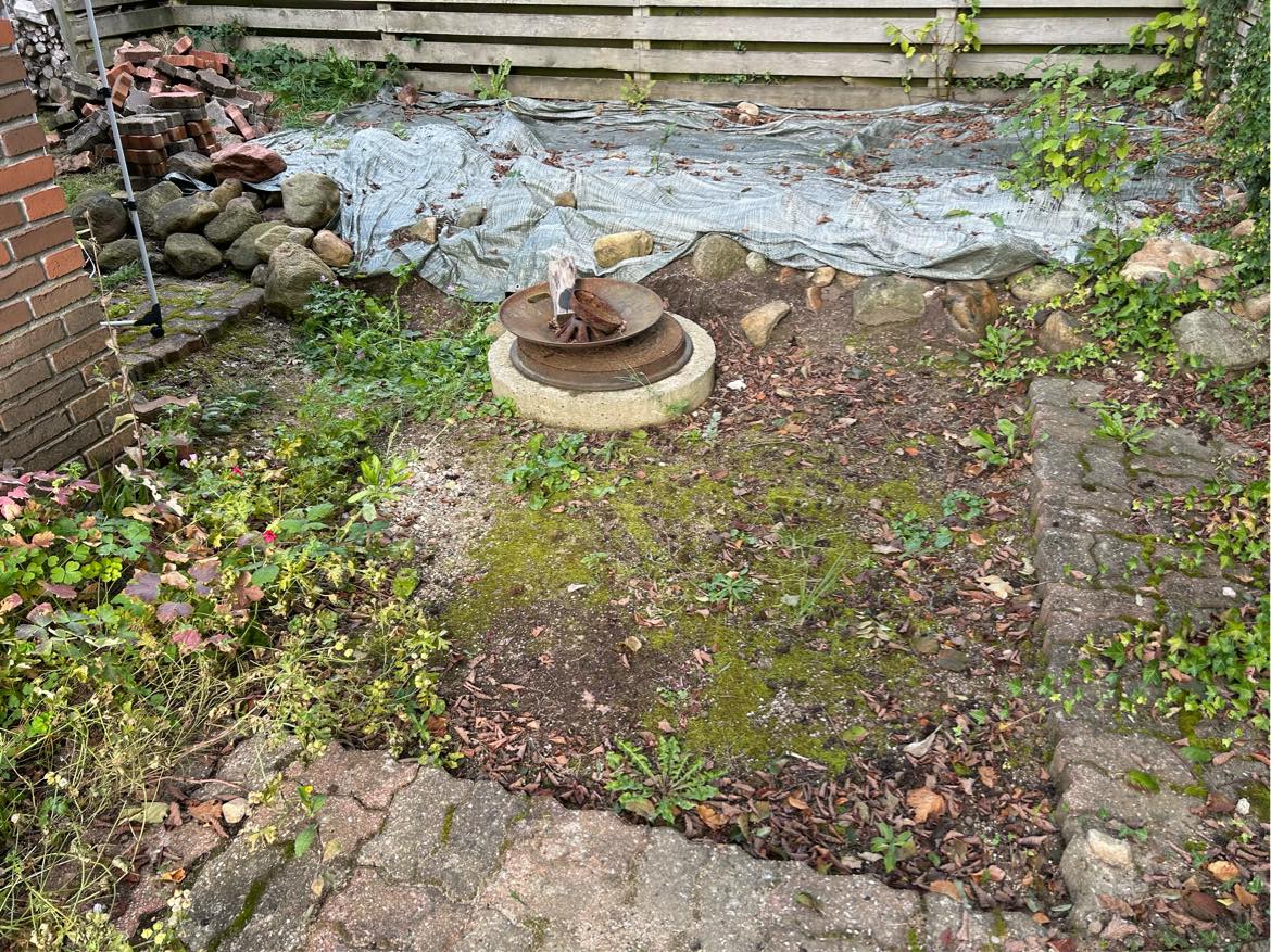 Lægge sten omkring brønd