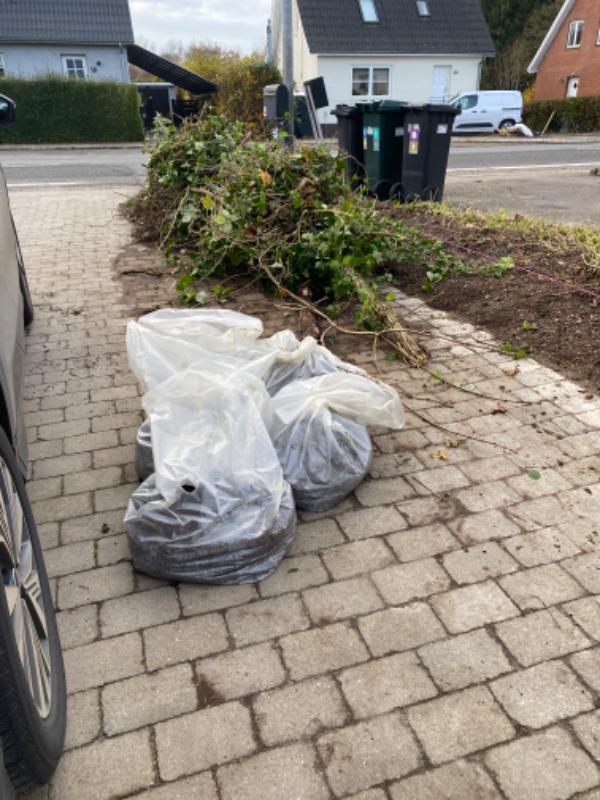 Bortkørsel af blandet haveaffald
