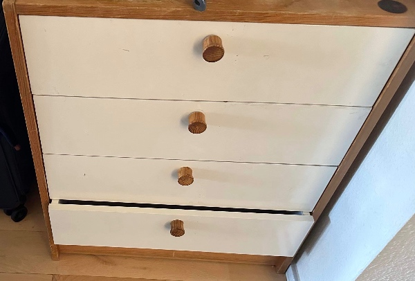 Smide møbler i container