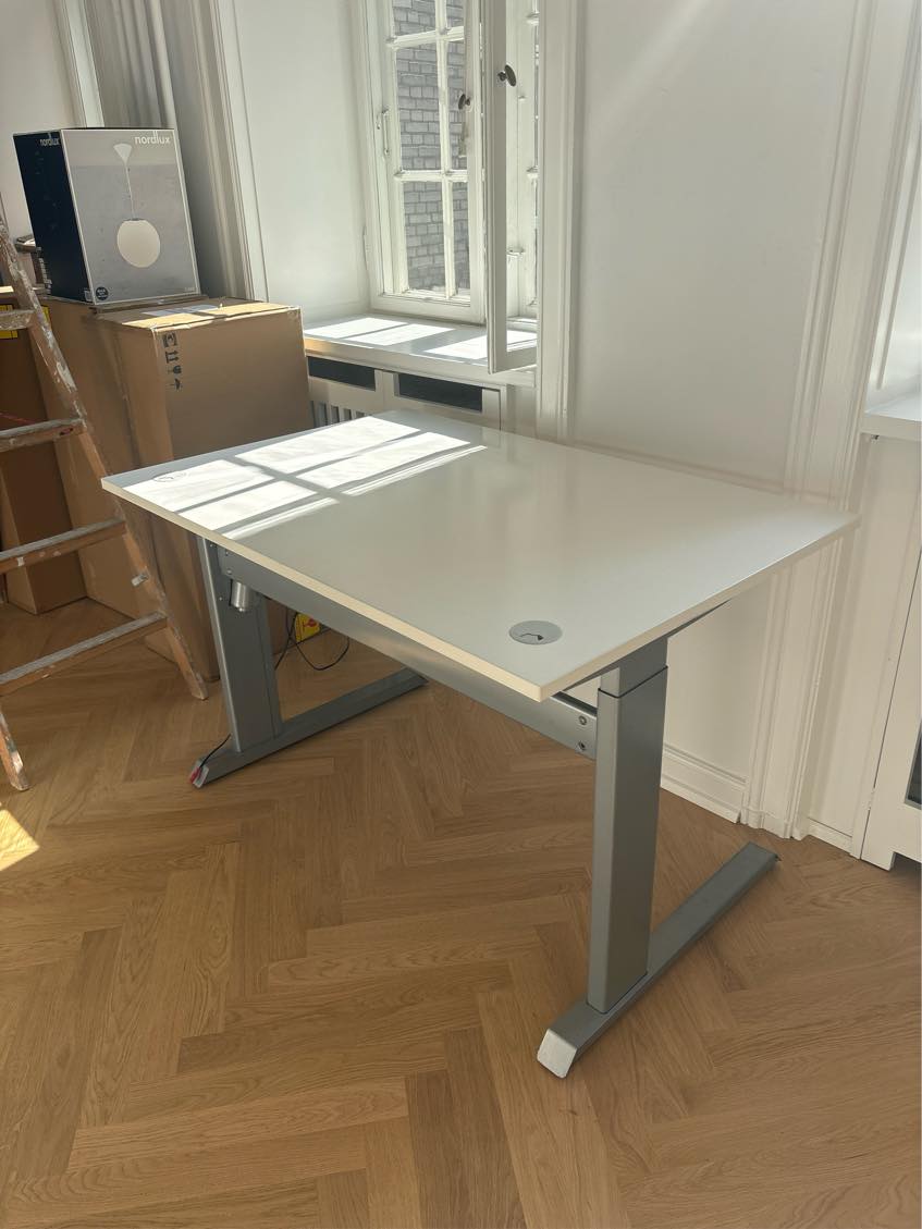 Losseplads og kælderflyt