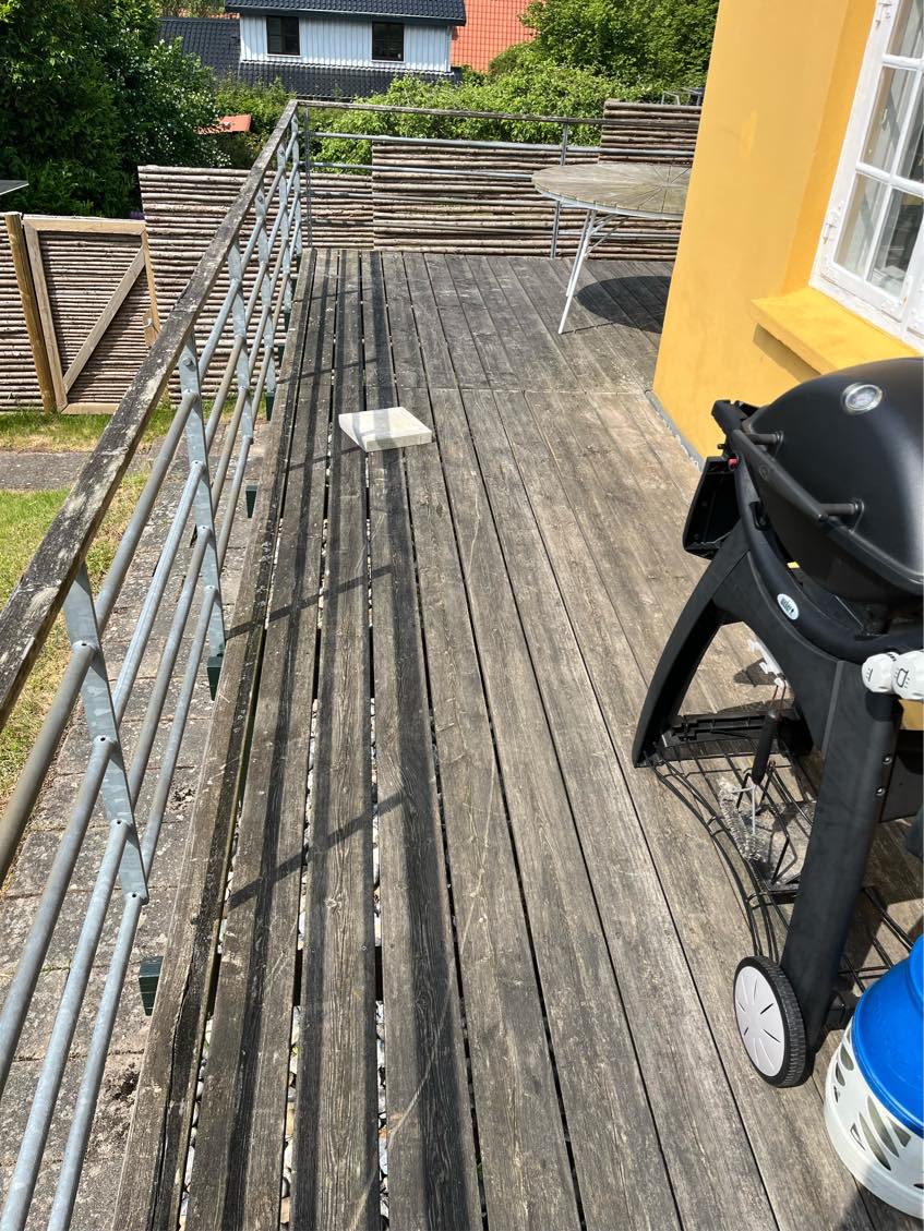 Slibning af terrasse