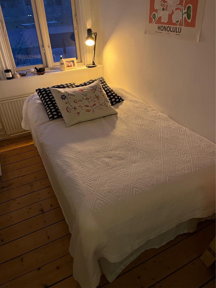 Bære ner seng fra 3 sal, flytta og bære up til 4 sal