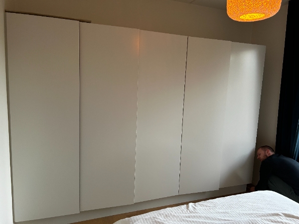 Flytning af HTH garderobeskabe