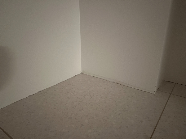 Hjælp til finish - Køkkensokkel, fuge køkkenbord, fuge mellem klinke og gulv