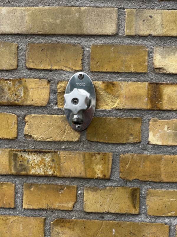 Reparation af udendørs vandhane