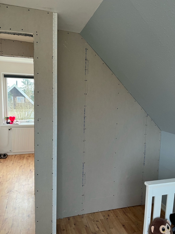 Spartling af gipsvæg