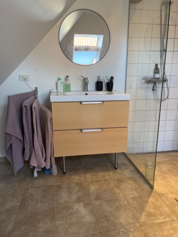 Skiftet vaskeskab ud med et nyt vaskeskab