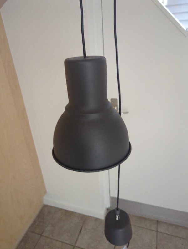 Montering af lampe i loft