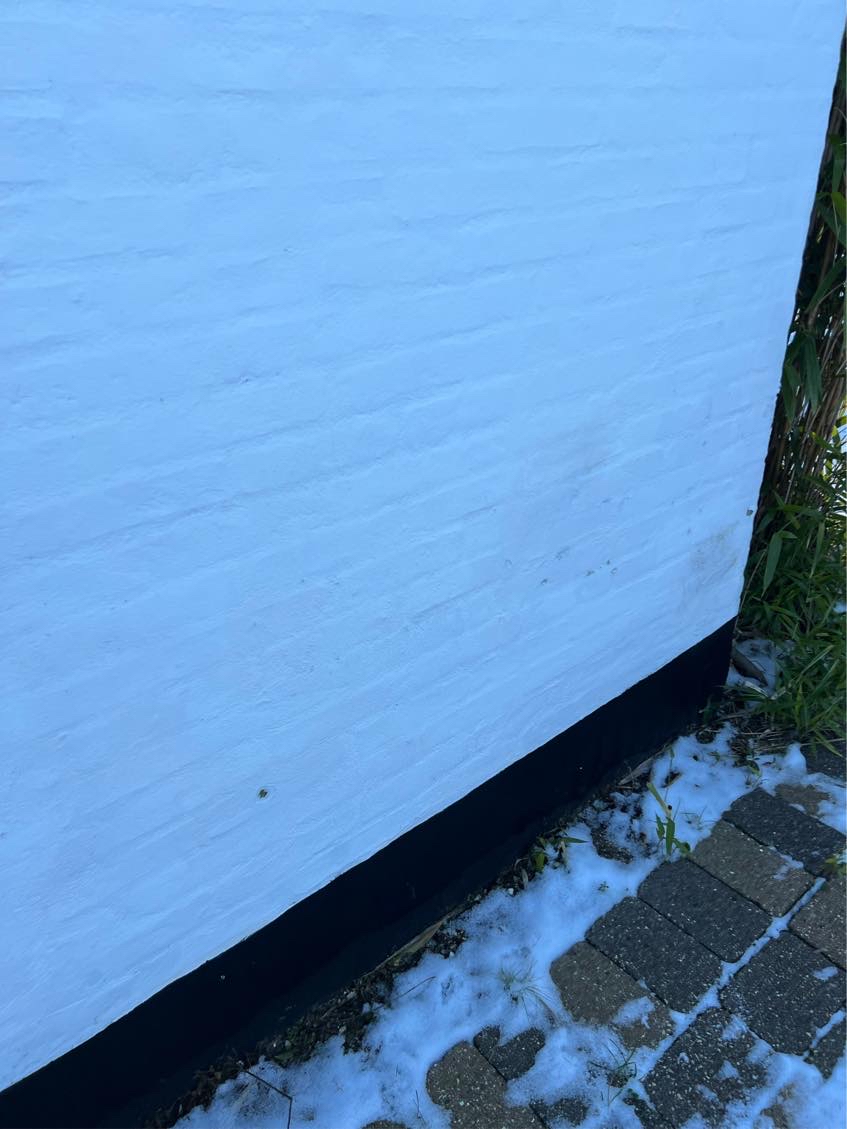 Maling af træværk på hus og skure udvendigt samt opmuring/maling af tilbygning