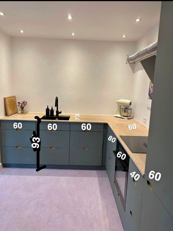 Nedtagning af køkken som skal flyttes (kun nedtagning)