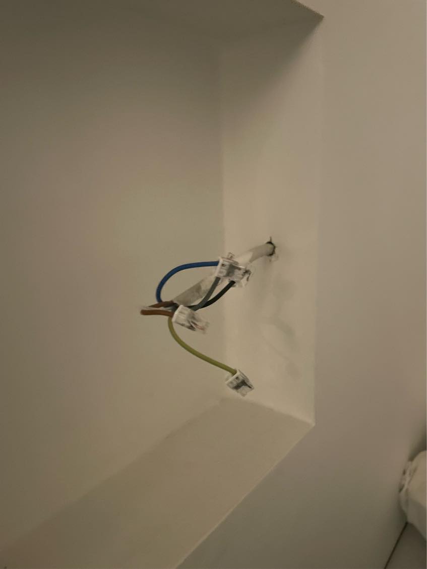 Elektriker til stikkontakter og ventilator