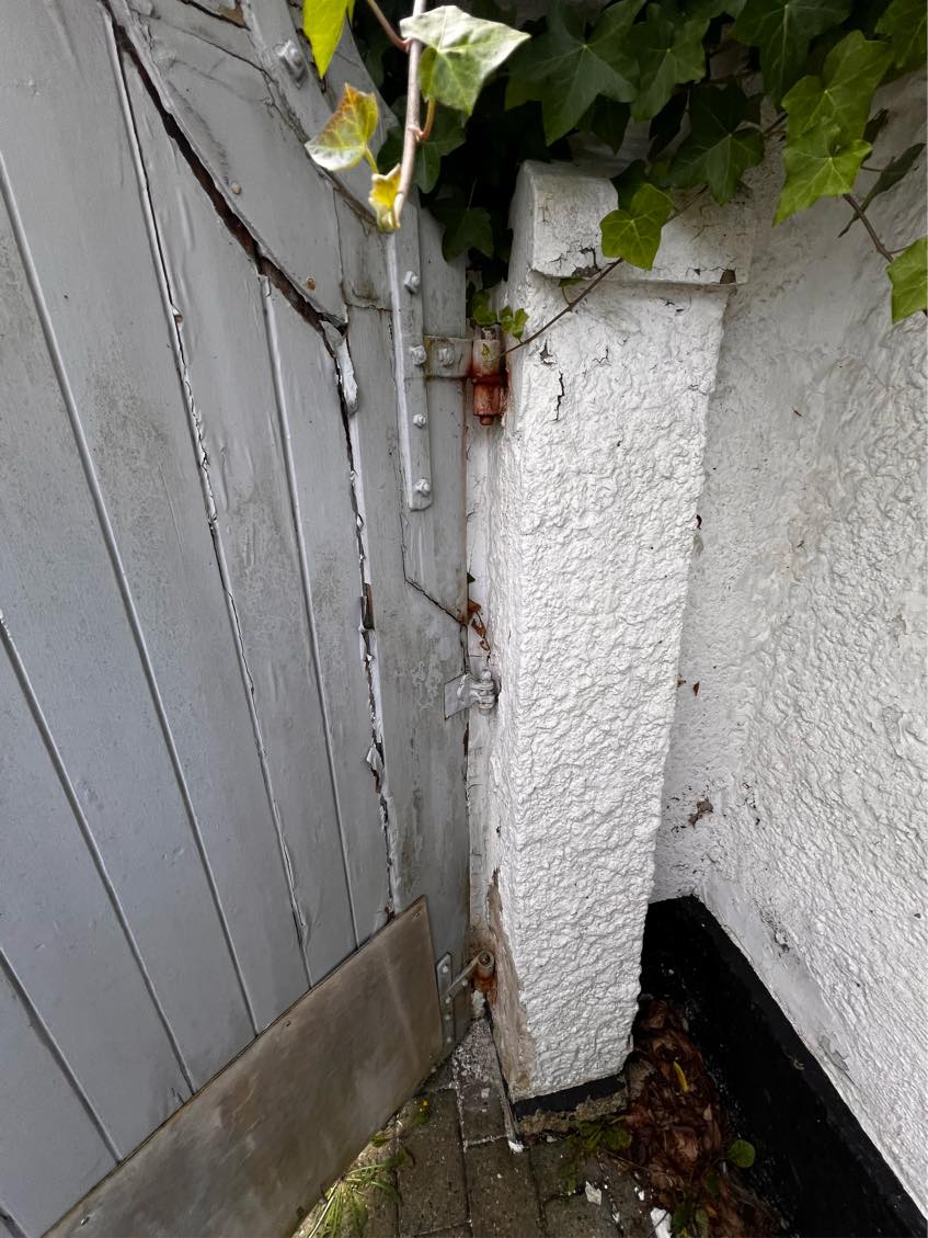 Ny dør i gård