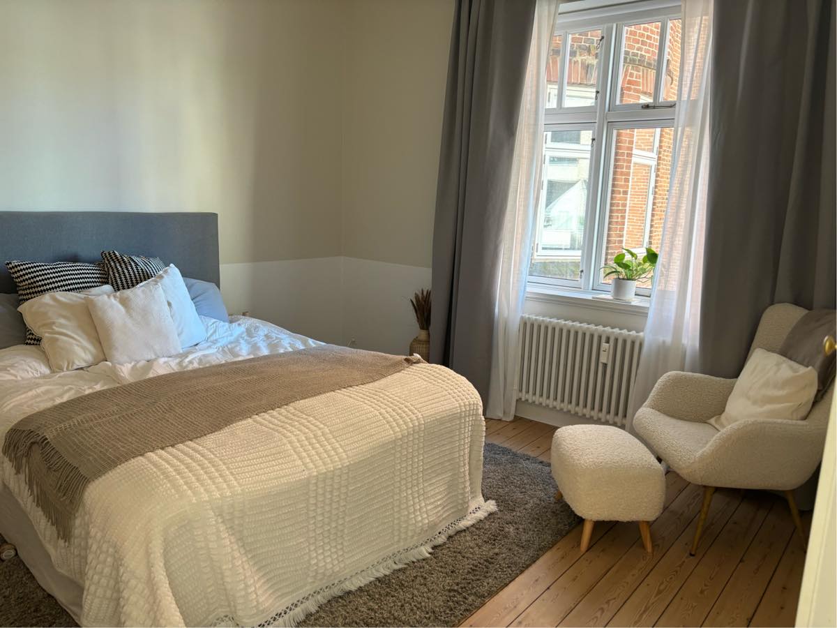 Lave høje paneler i lejlighed