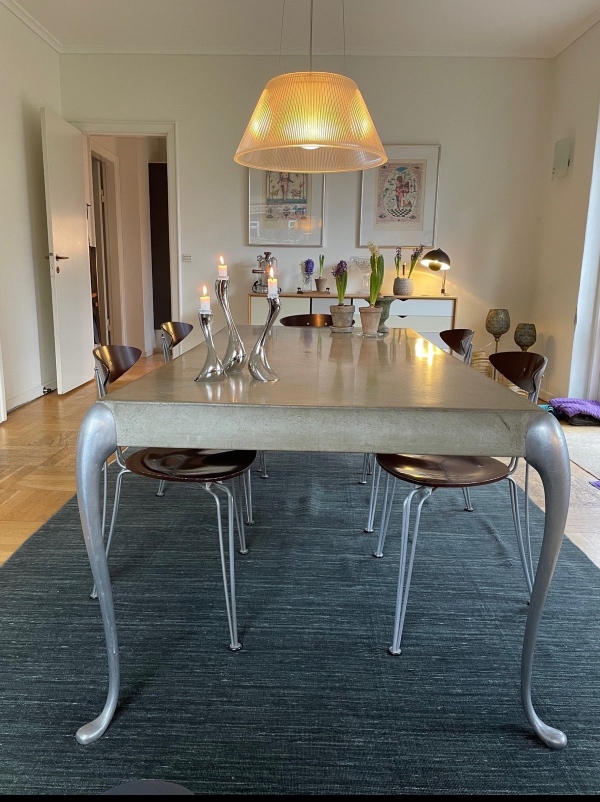 Flytning af spisebord