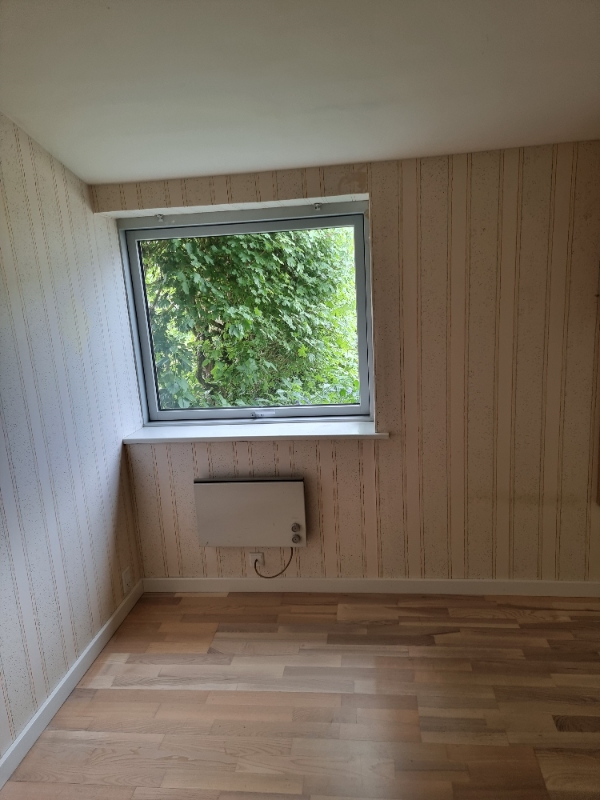 Opsætning af glasvæv, lille værelse