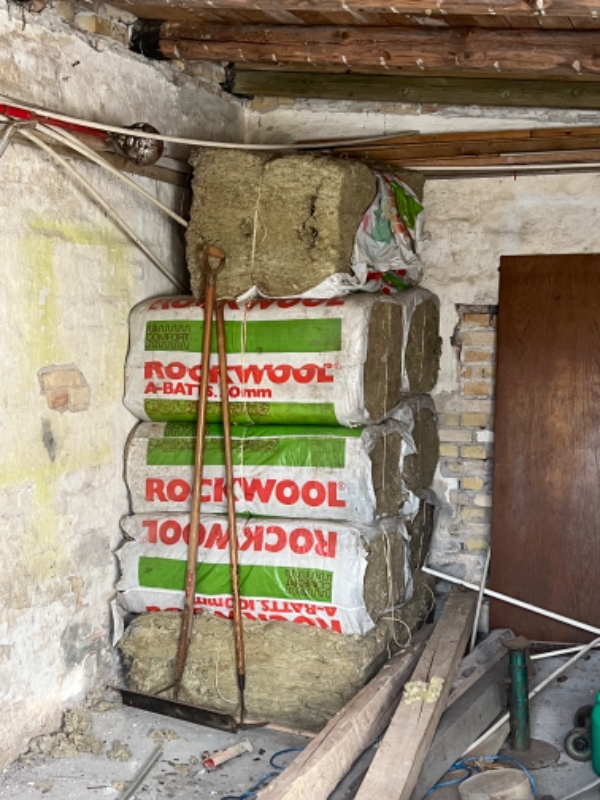 Afhentning og bortskaffelse af træ, isolering og klinker