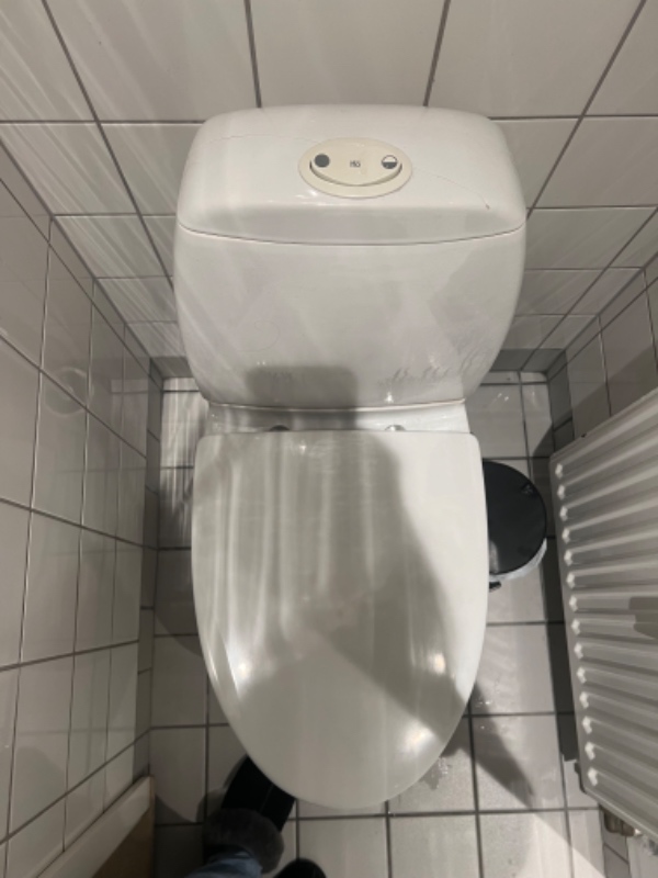 Ifö toilet løber og skyller ikke ordentligt ud