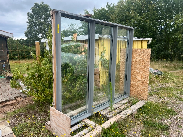 Montering af vindue i sommerhus