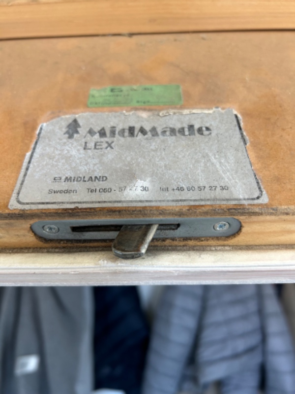 Ordnet lukkemekanismen til loftslem