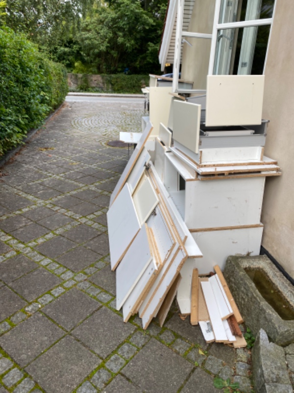 Transportere køkken til genbrugsplads