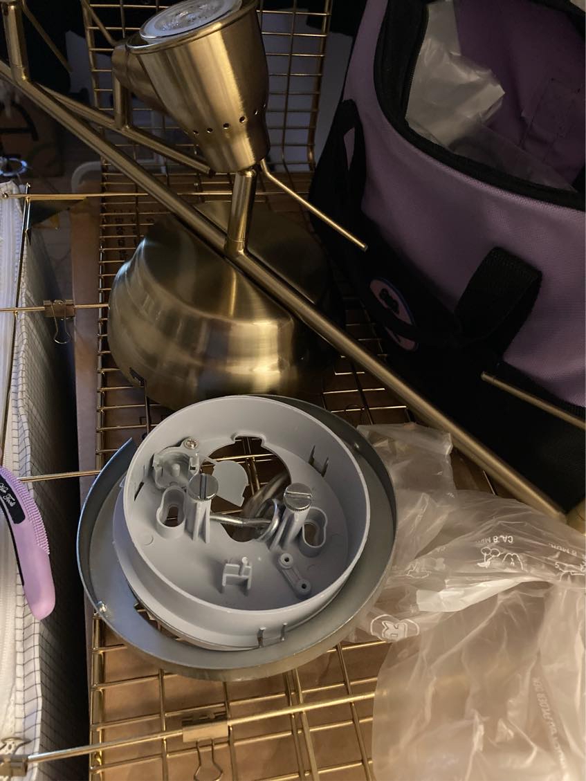 Hænge lampe op i tyndt loft eller hjælp til loftet