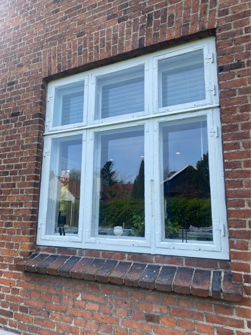 Male og kitte vinduer udvendigt