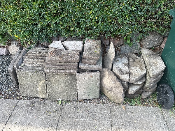 Afhentning af betonfliser og brosten