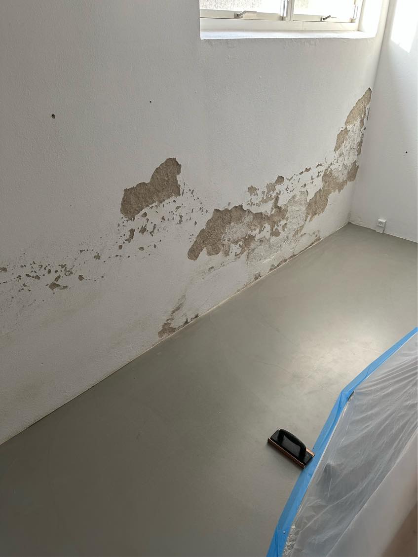 Pudsning af kældervæg