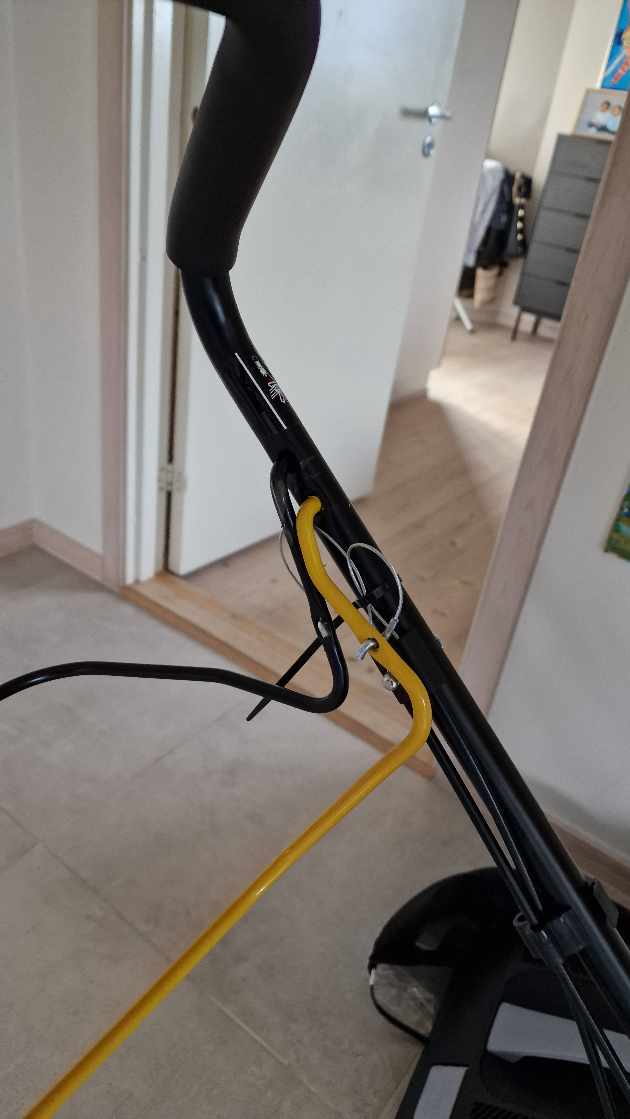 Små opgaver. Lister, køkkenlåge, ledning