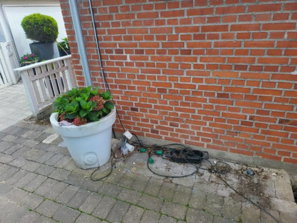 udgravning til dræn, grundet vand i kælderen