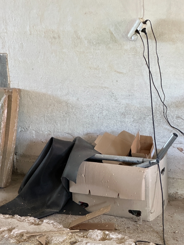 samling af ting og kørsel til lossepladsen