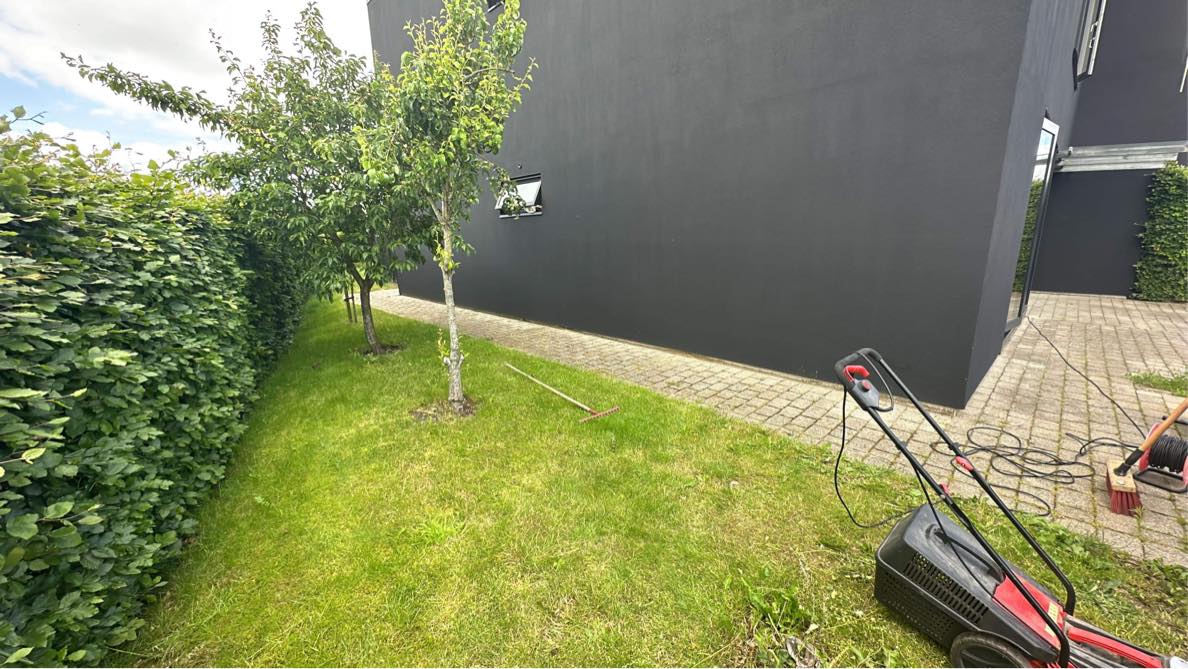 Udskiftning af havefliser fra holmegårdsten til 60x60 soldaterfliser