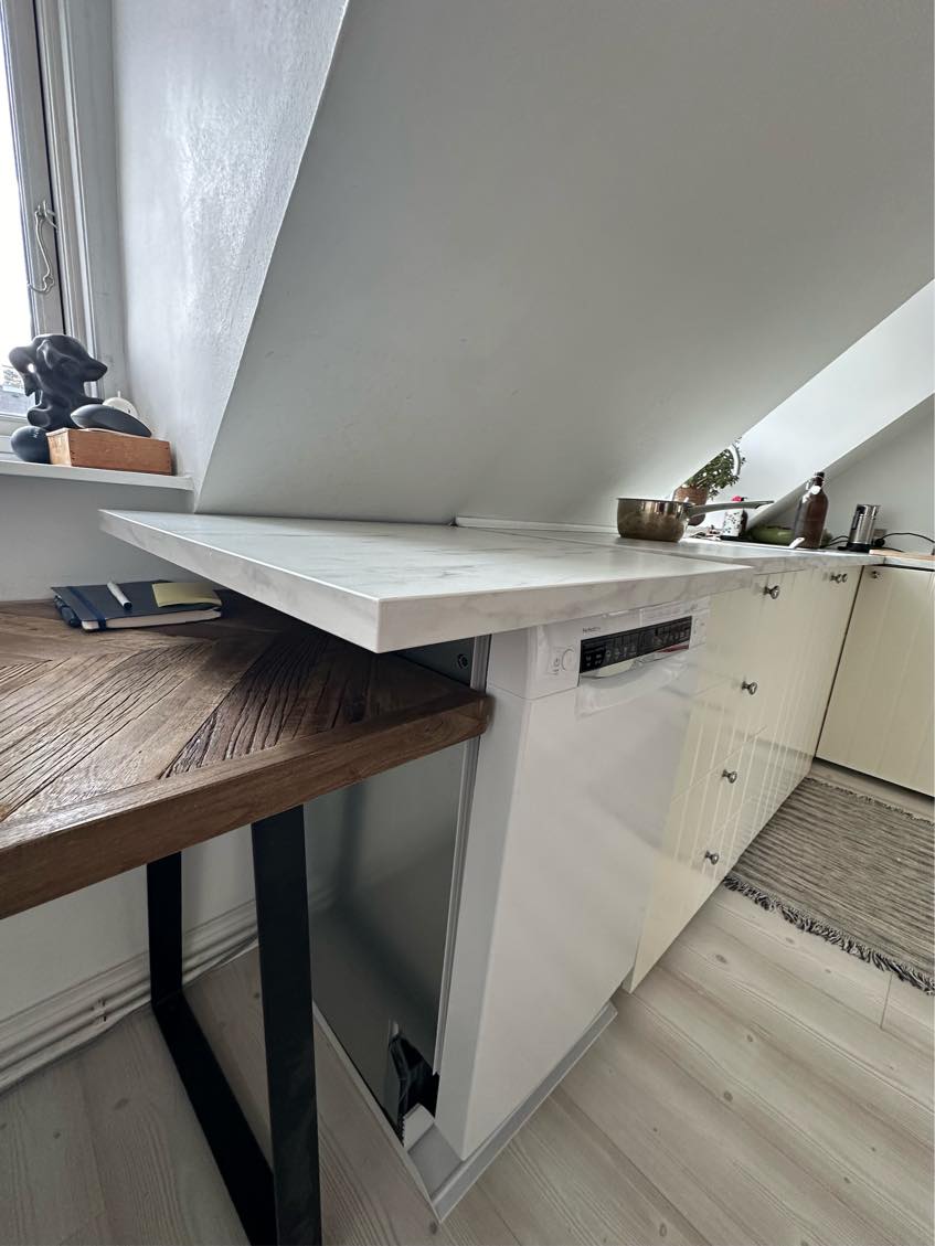 Montering af bordplade over opvaskemaskine