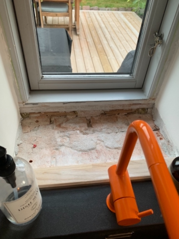 Hjælp til etablering af vinduesplader efter renovering af køkken