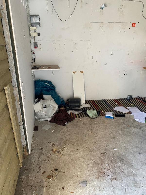 Rydning af lager og cykelskur