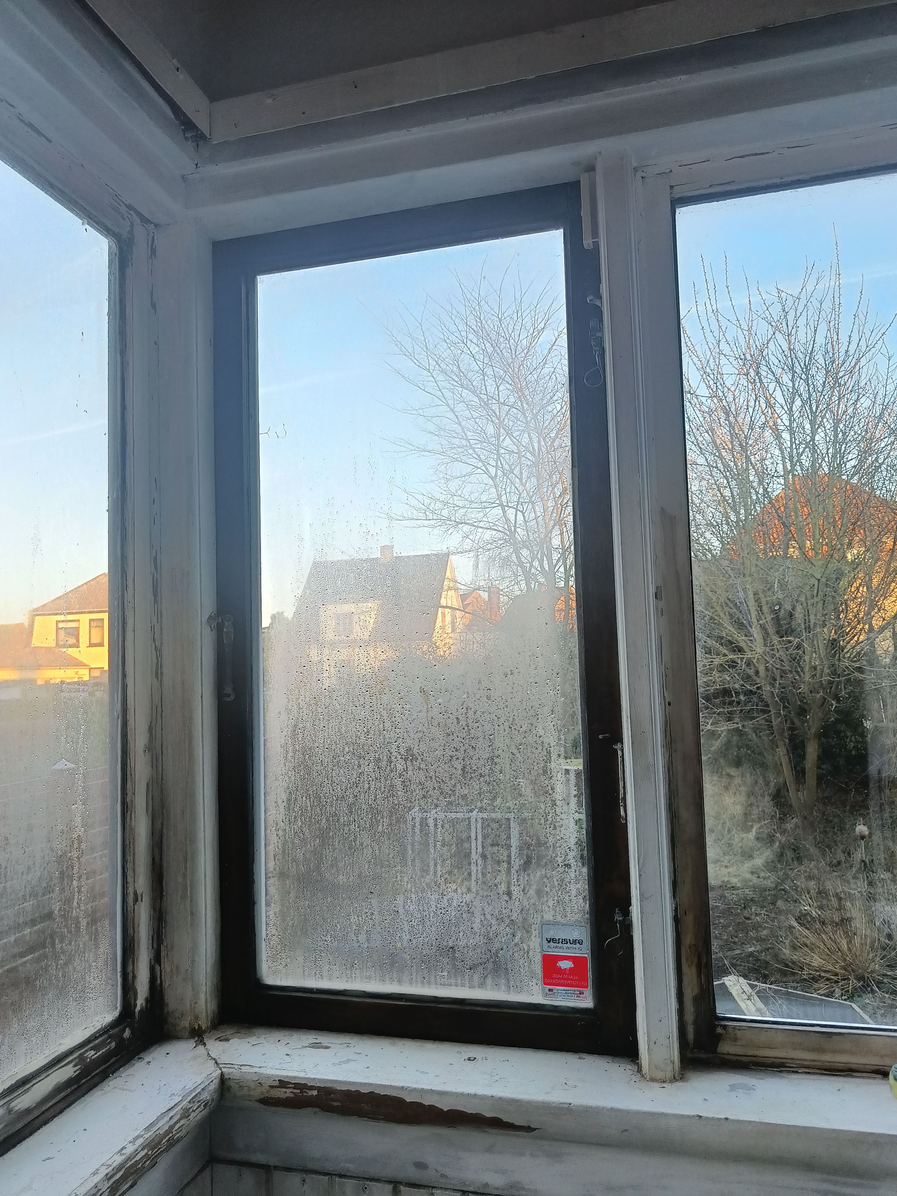 Skift af vindueskarme og 2 vinduer