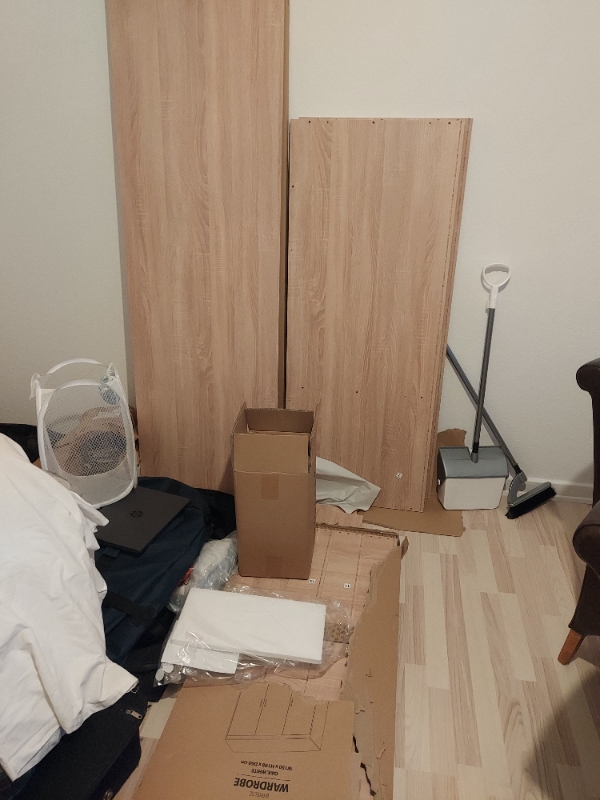 samle en dobbeltseng og et klædeskab