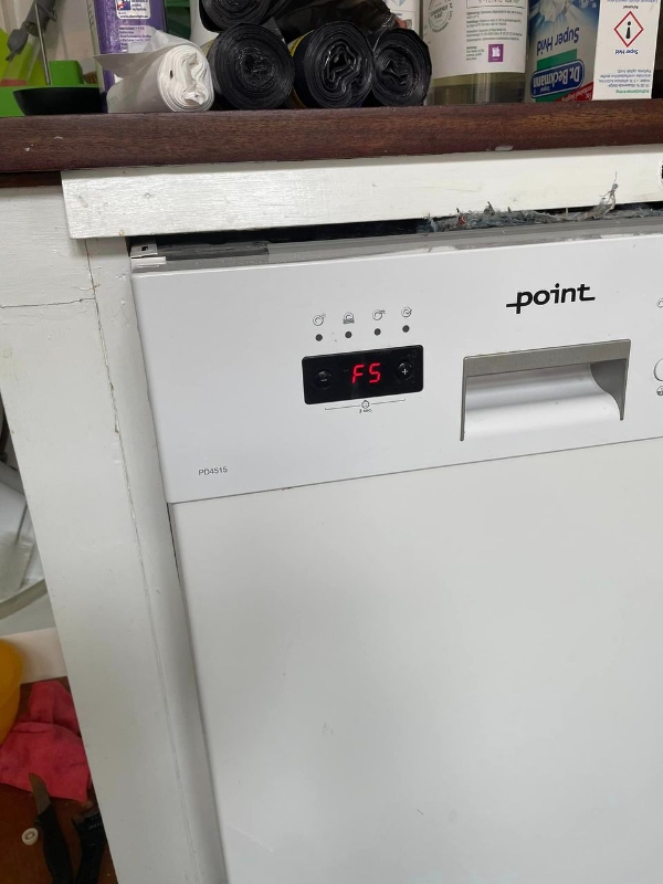 opvaskermaskine der viser F5 indtager ikke vand