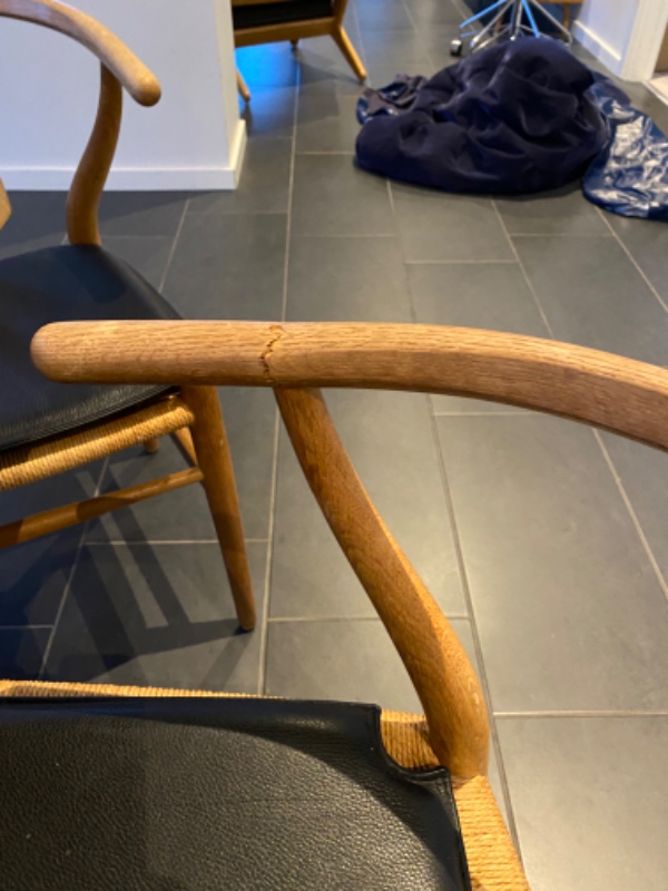 En lænestol ( wegner) og en wegner y-stol