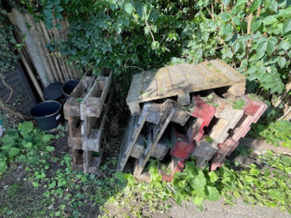 Fjerne haveaffald og Europaller