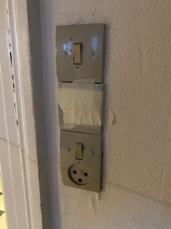 Udskiftning af tre stikkontakter