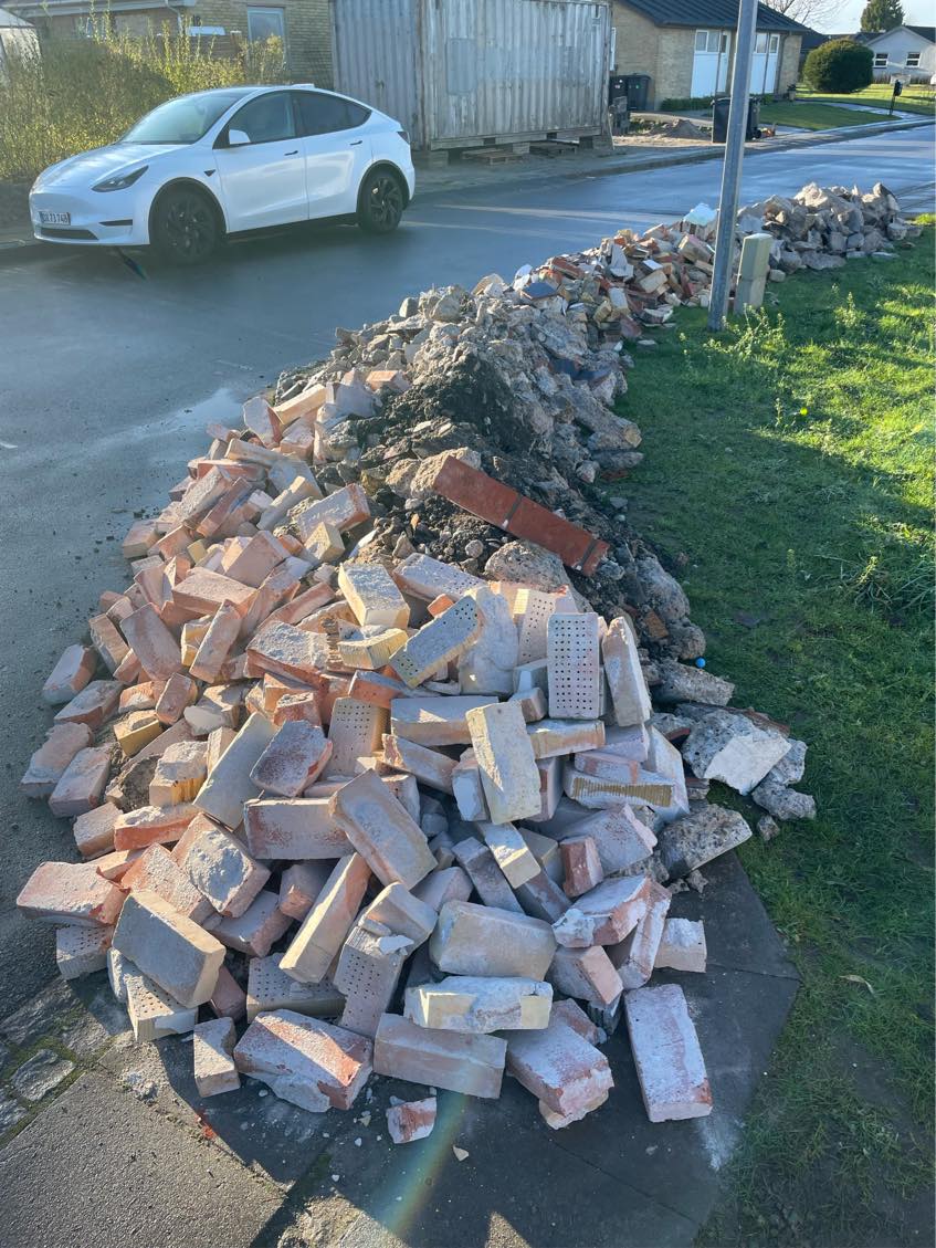 Murbrokker ønskes afhentet