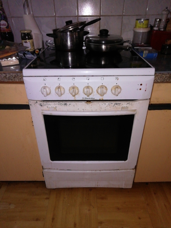 Bortkørsel af 4 hårde hvidevarer og et jer badekar til skrot fra 3 sal